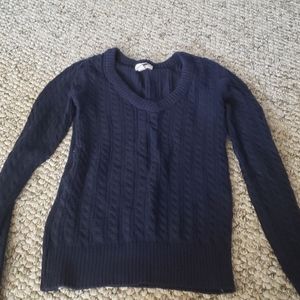 Woman's v-neck sweater
